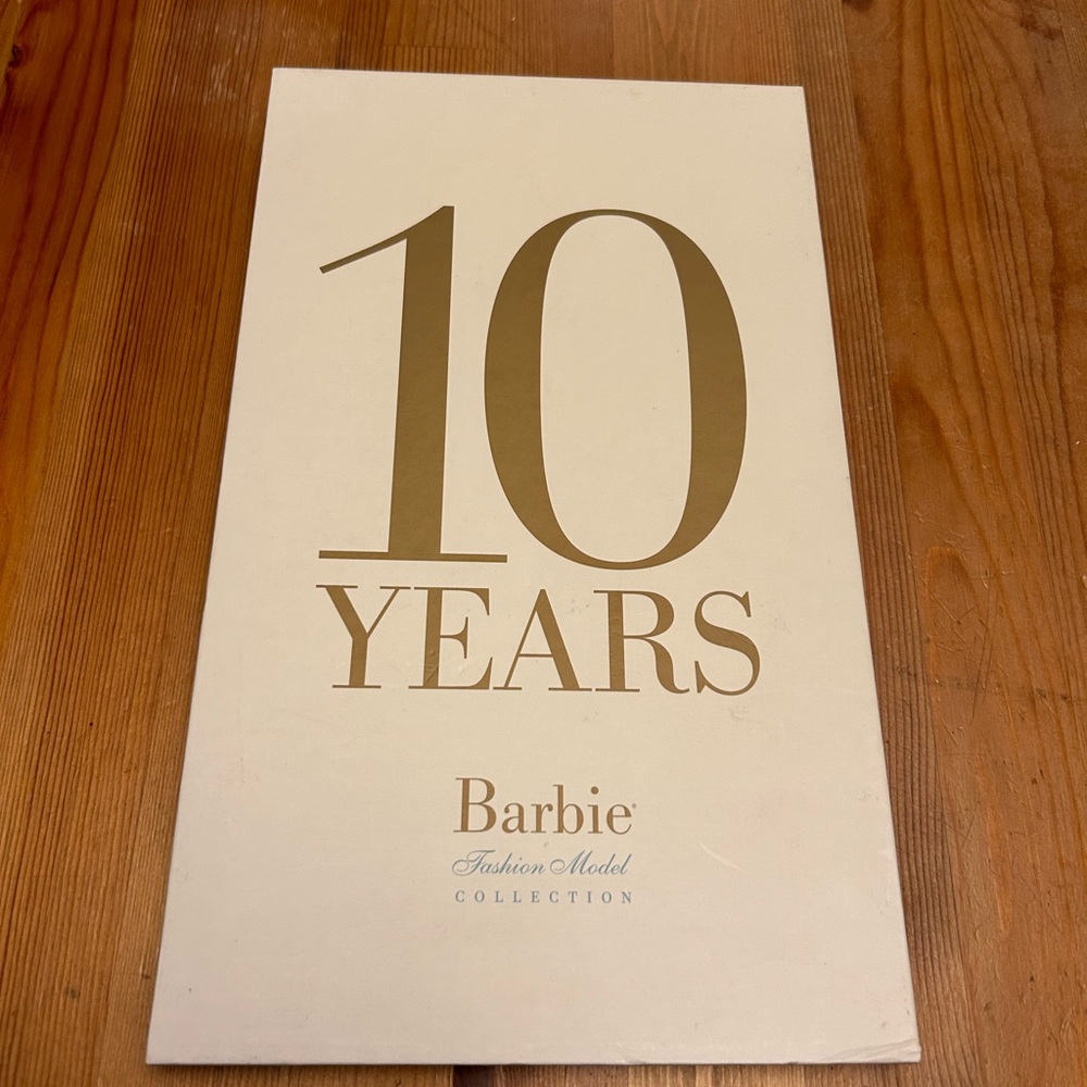 Barbie Fashion Model 10 Years Anniversary Book NRFB Gold Label